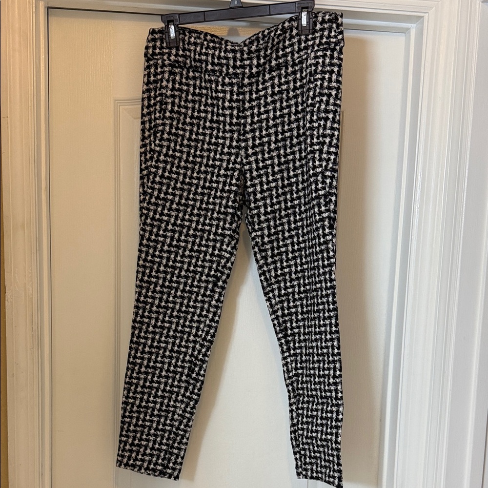 Bar III Black and White Pant Leggings